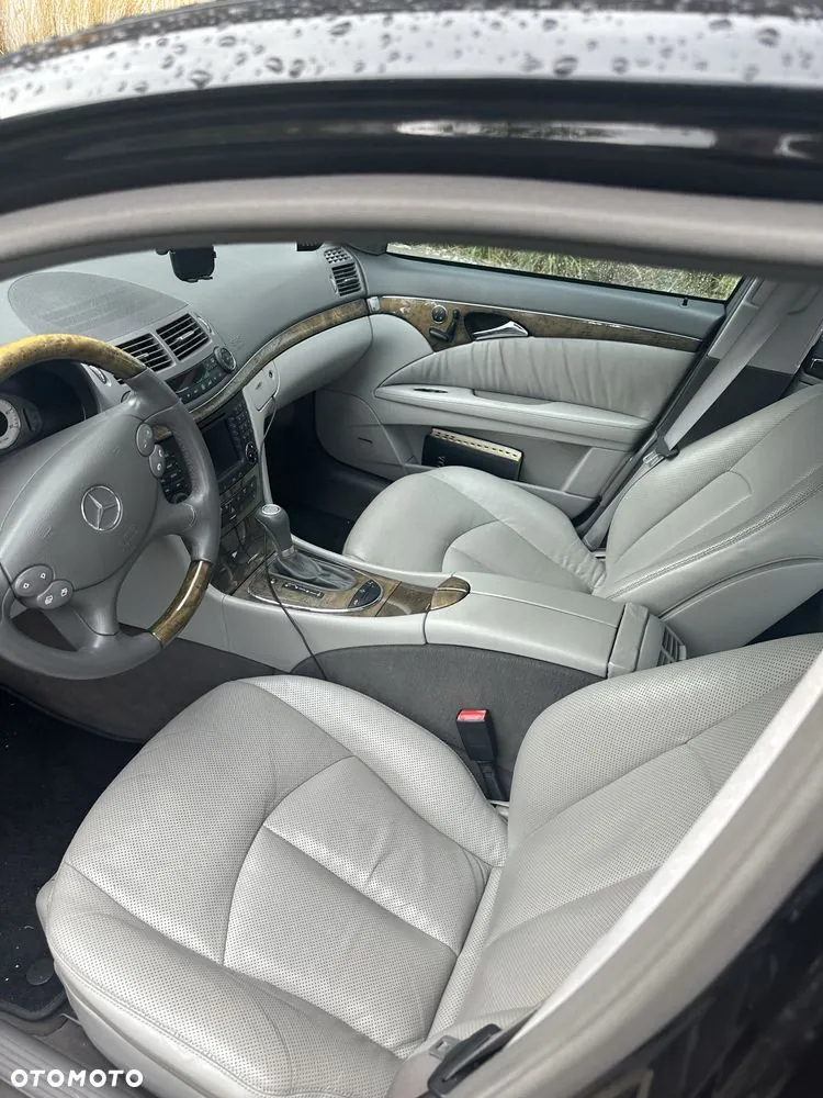 Mercedes-Benz E-Class 2006 photo 4