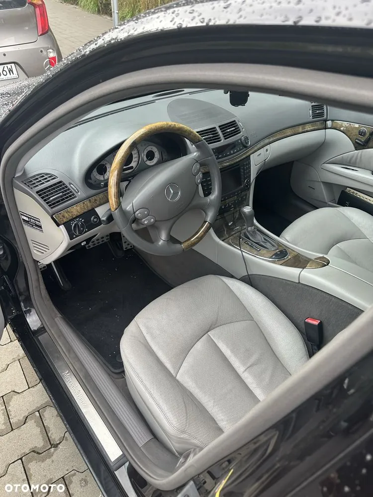 Mercedes-Benz E-Class 2006 photo 3