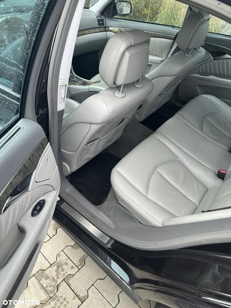 Mercedes-Benz E-Class 2006 photo 5