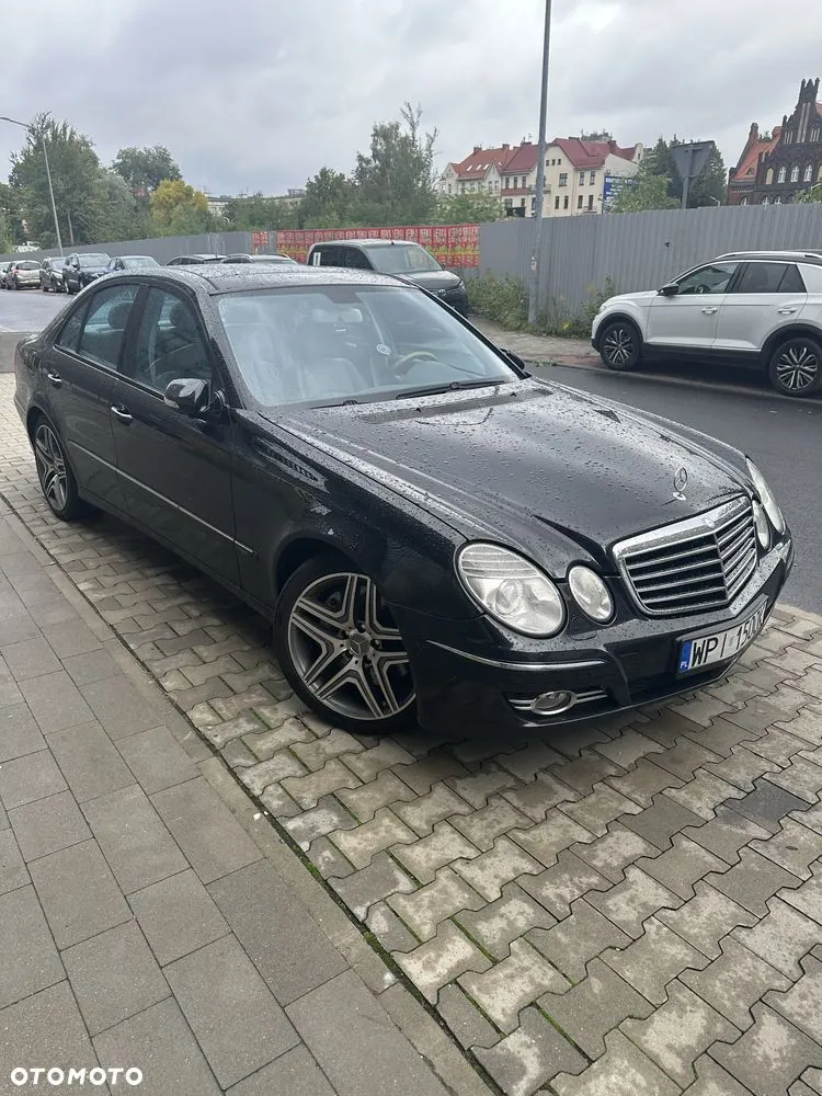 Mercedes-Benz E-Class 2006 photo 2
