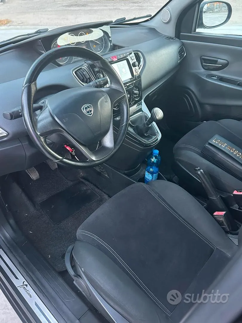 Lancia Ypsilon 2012 photo 4