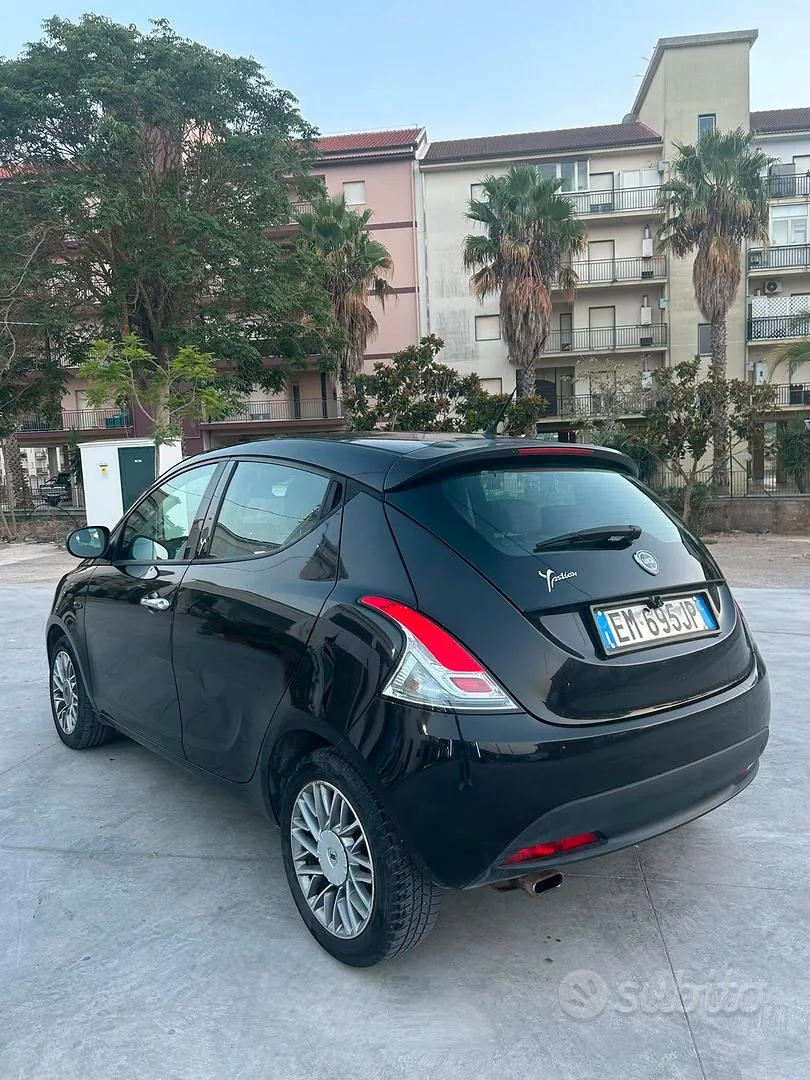 Lancia Ypsilon 2012 photo 3