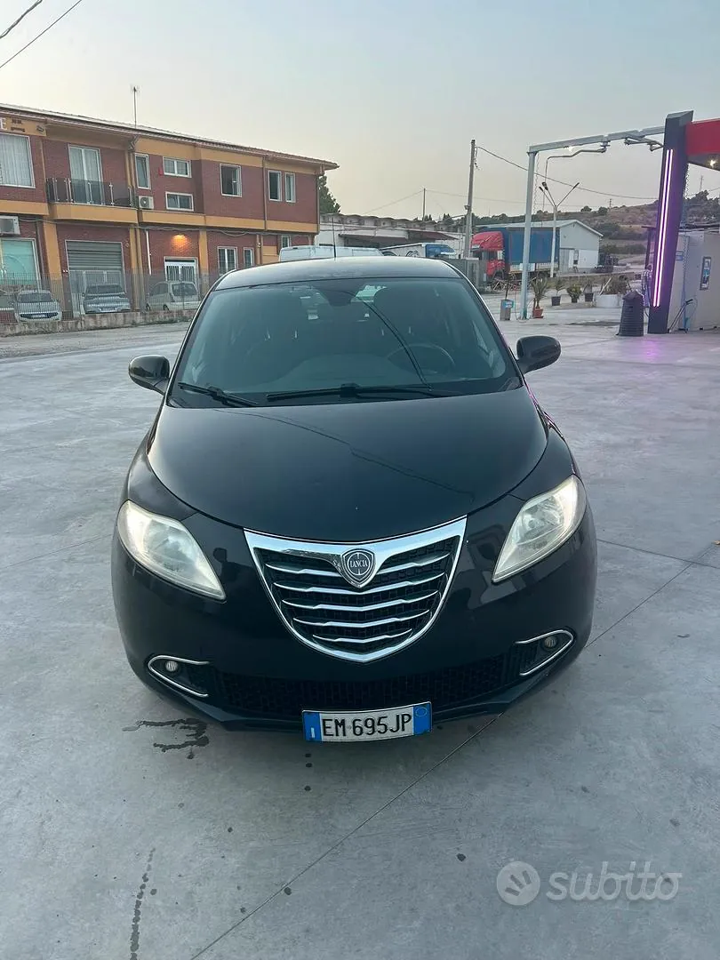 Lancia Ypsilon 2012 photo 2