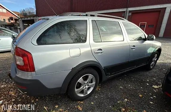 Skoda Octavia Scout 2010 photo 4