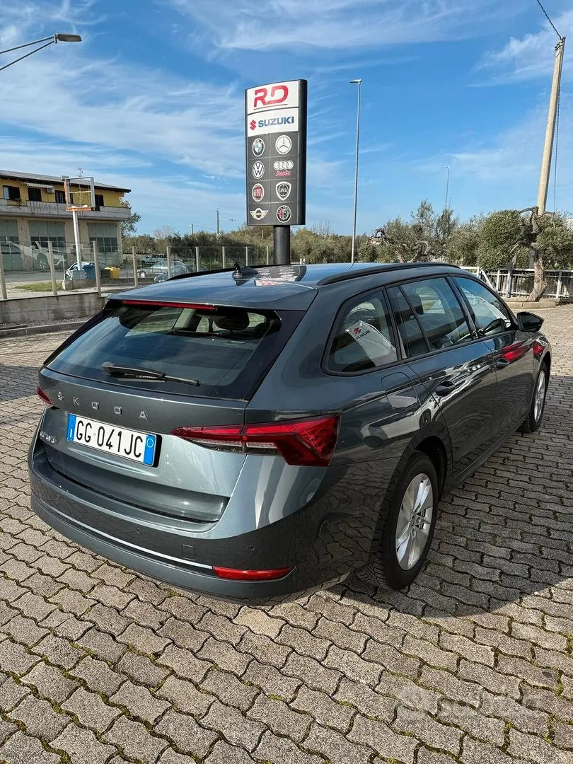 Skoda Octavia 2021 photo 2