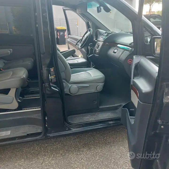 Mercedes-Benz Viano 2011 photo 5