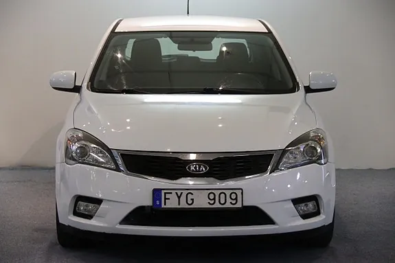 Kia Ceed 2011 photo 2