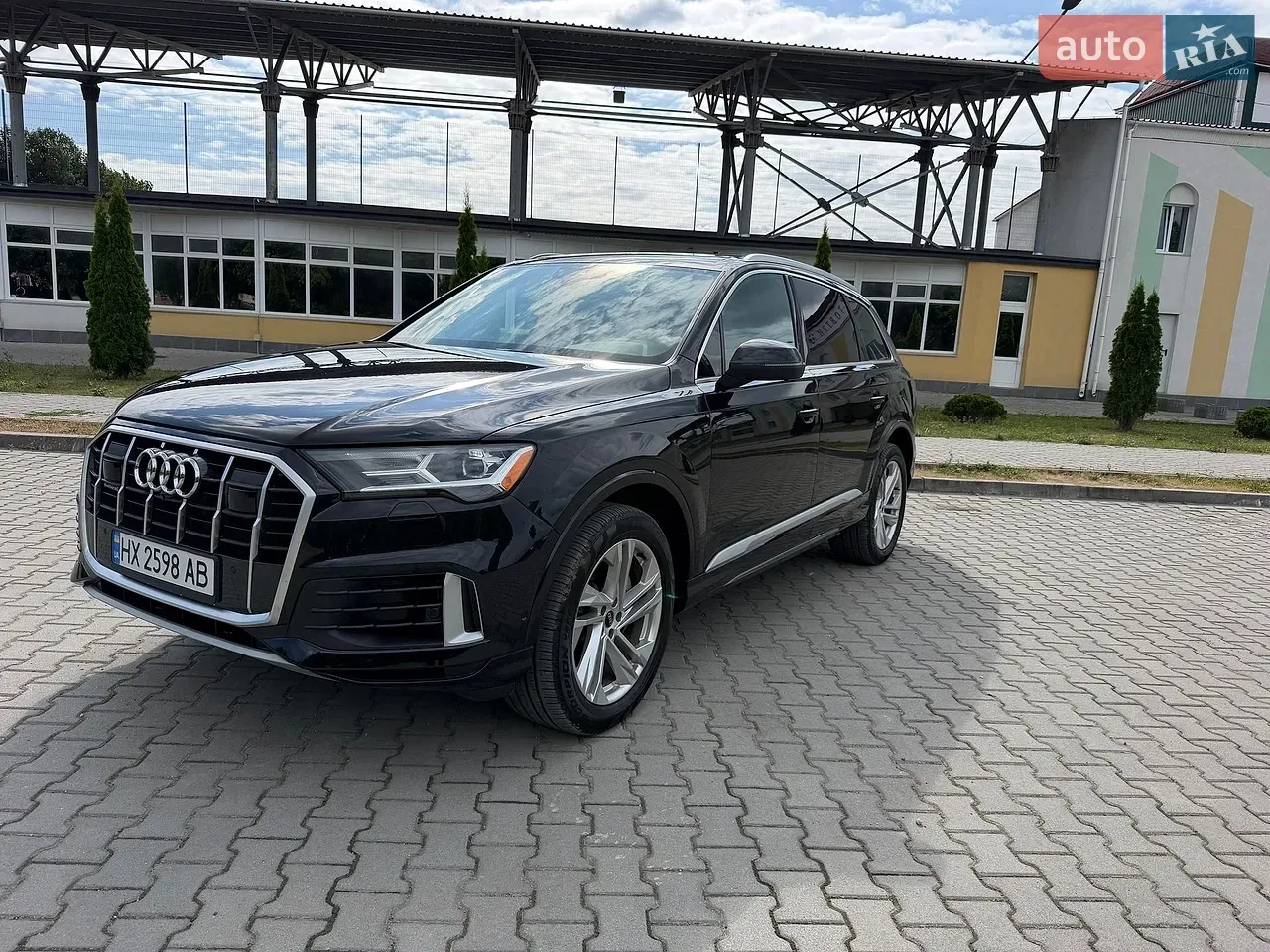 Audi Q7 2021 photo 2