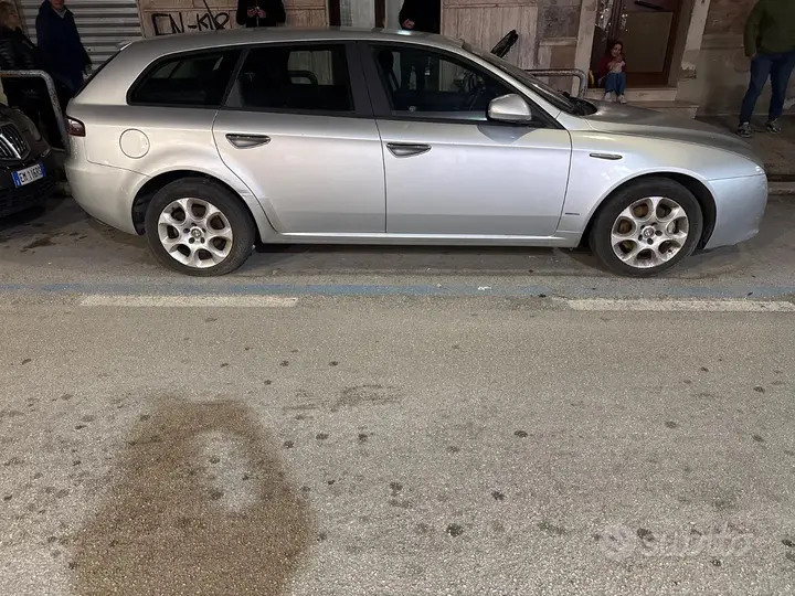 Alfa Romeo 159 2008 photo 3