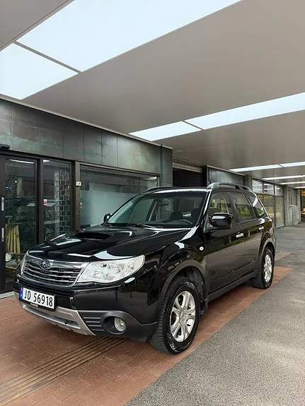 Subaru Forester 2010 photo 2