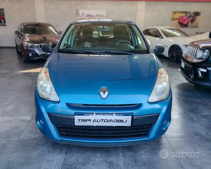 Renault Clio 2011 photo 2