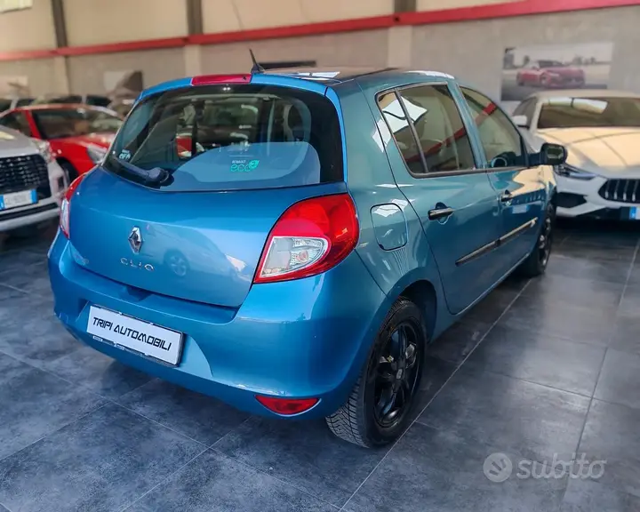 Renault Clio 2011 photo 4
