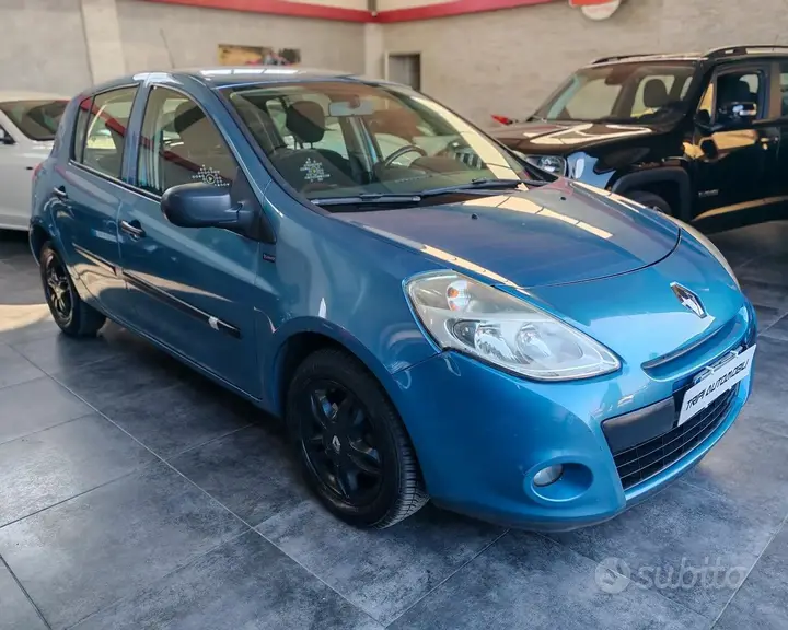 Renault Clio 2011 photo 3