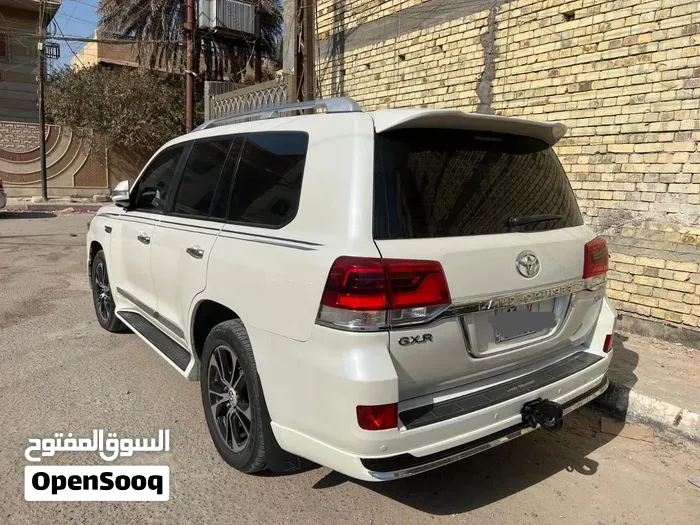 Toyota Land Cruiser 2017 photo 2