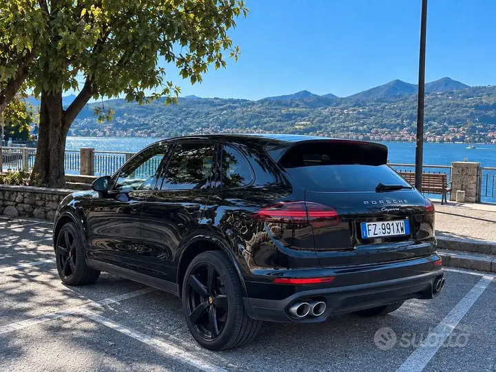 Porsche Cayenne 2016 photo 2