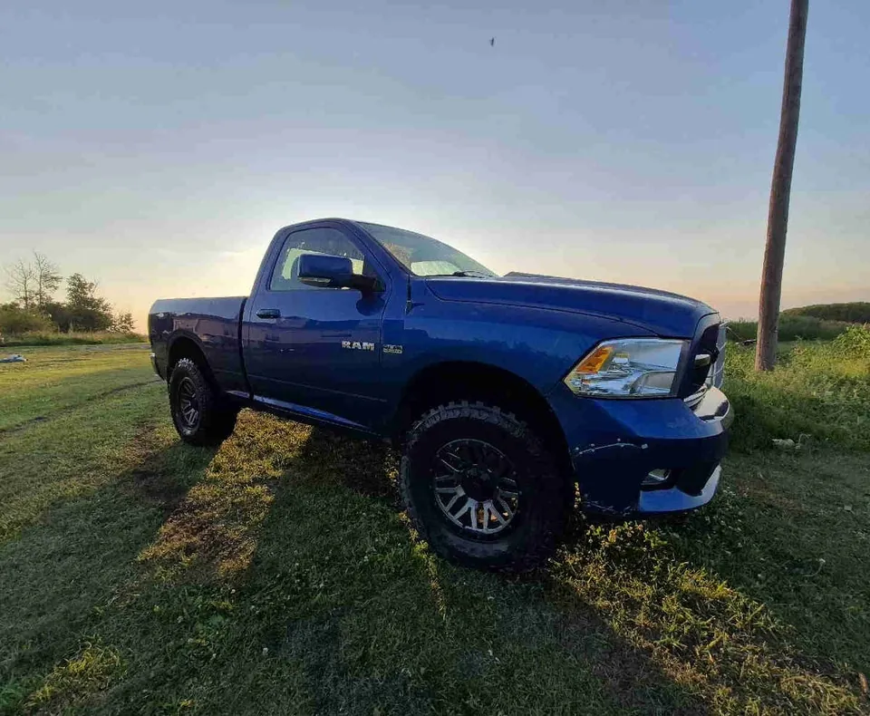 Dodge Ram 1500 2010 photo 3