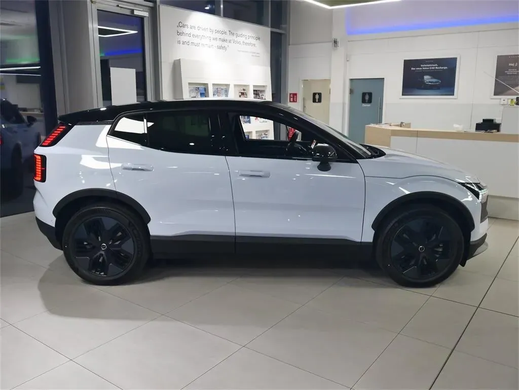 Volvo Ex30 photo 2