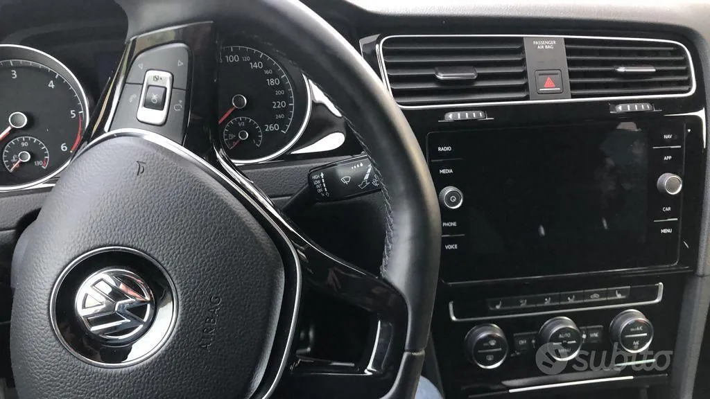 Volkswagen Golf 2018 photo 2