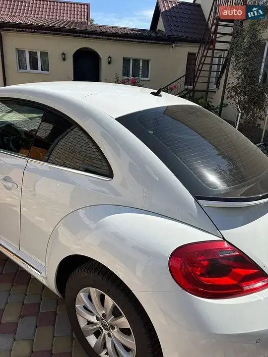 Volkswagen Beetle 2015 photo 3