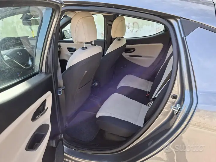Lancia Ypsilon 2013 photo 4