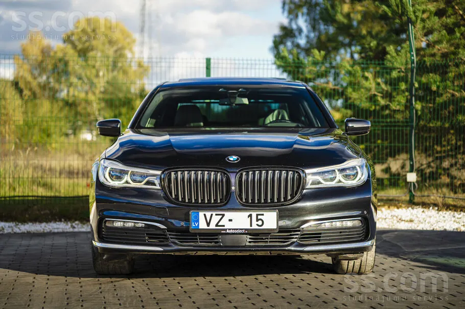 BMW 730 2016 photo 2