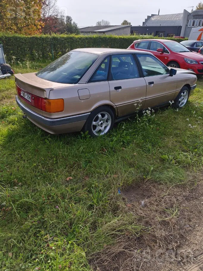 Audi 90 1987 photo 4