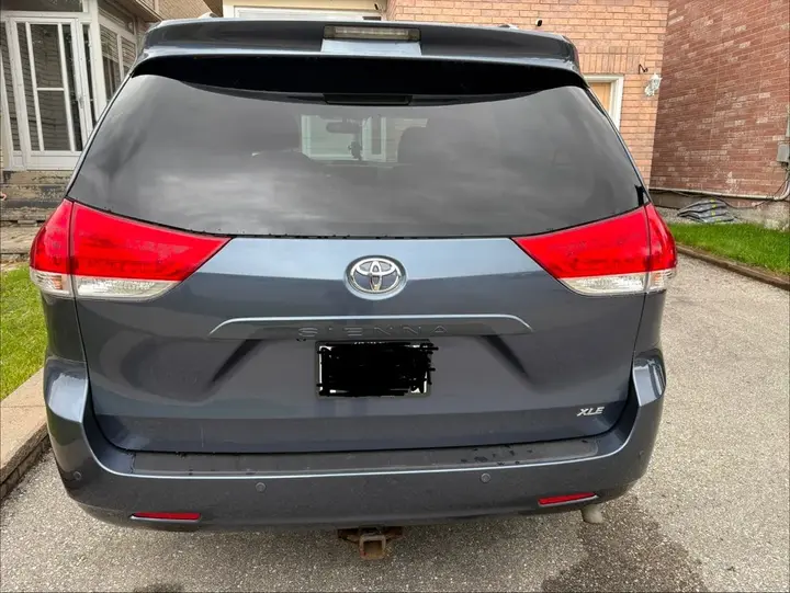 Toyota Sienna 2014 photo 3