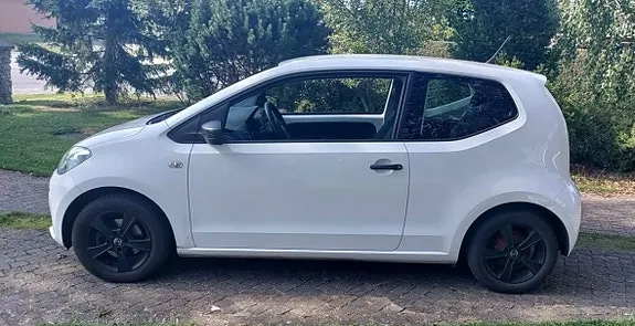 Volkswagen Up 2014 photo 2