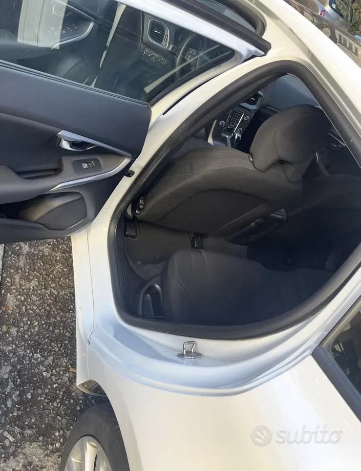 Volvo V40 2016 photo 3