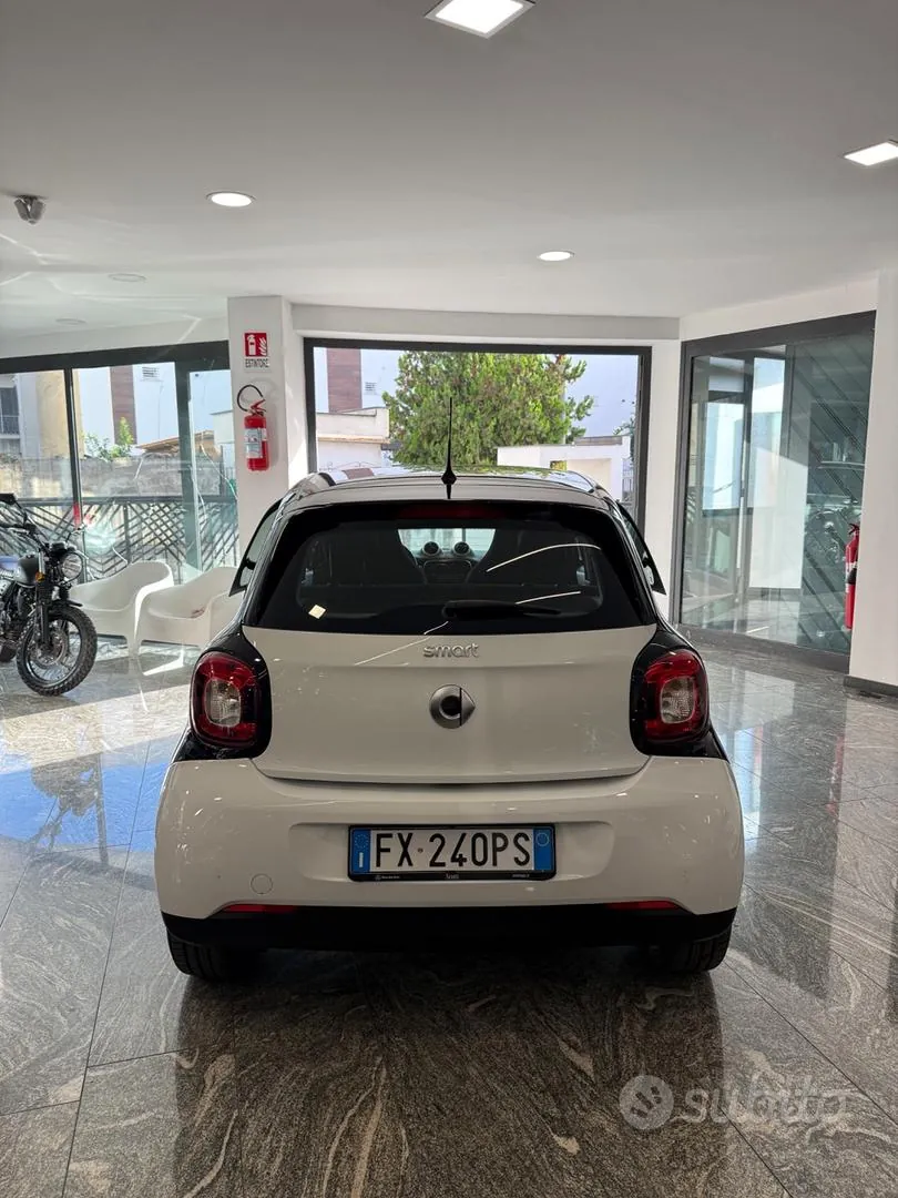 Smart Forfour 2019 photo 3