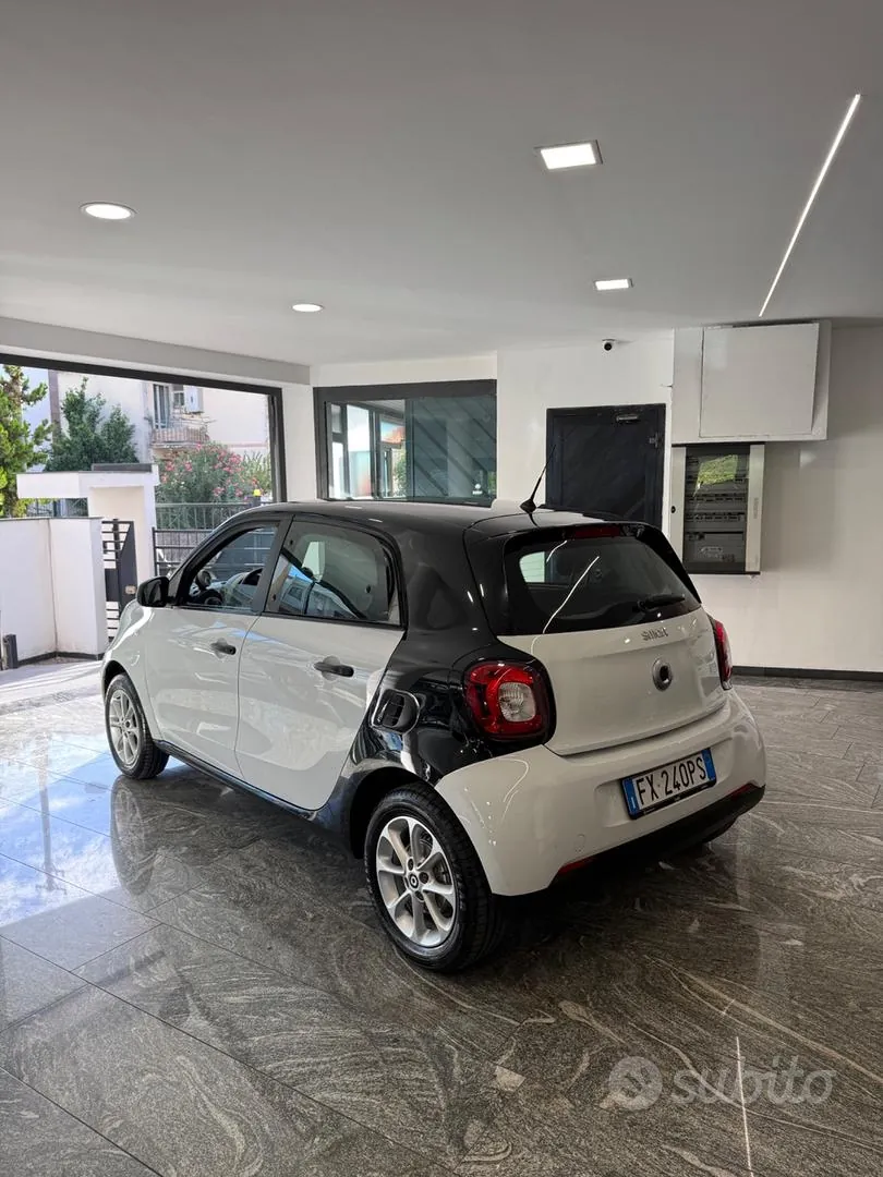 Smart Forfour 2019 photo 2