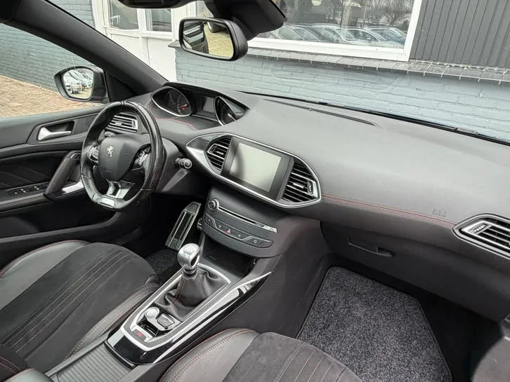 Peugeot 308 2015 photo 3