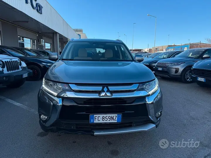 Mitsubishi Outlander 2016 photo 2