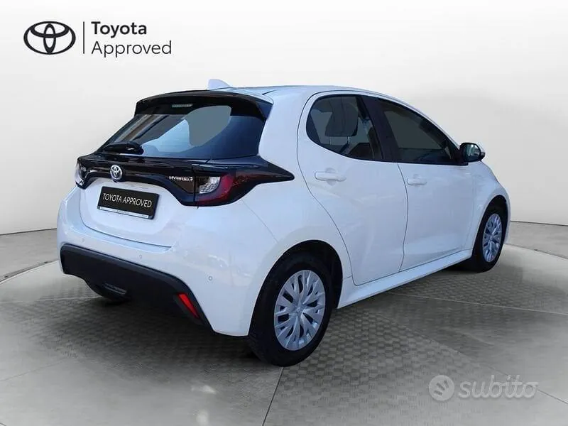Toyota Yaris 2023 photo 5