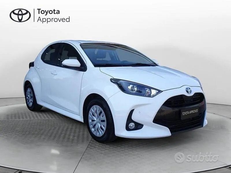 Toyota Yaris 2023 photo 3