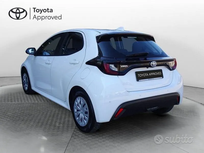 Toyota Yaris 2023 photo 4