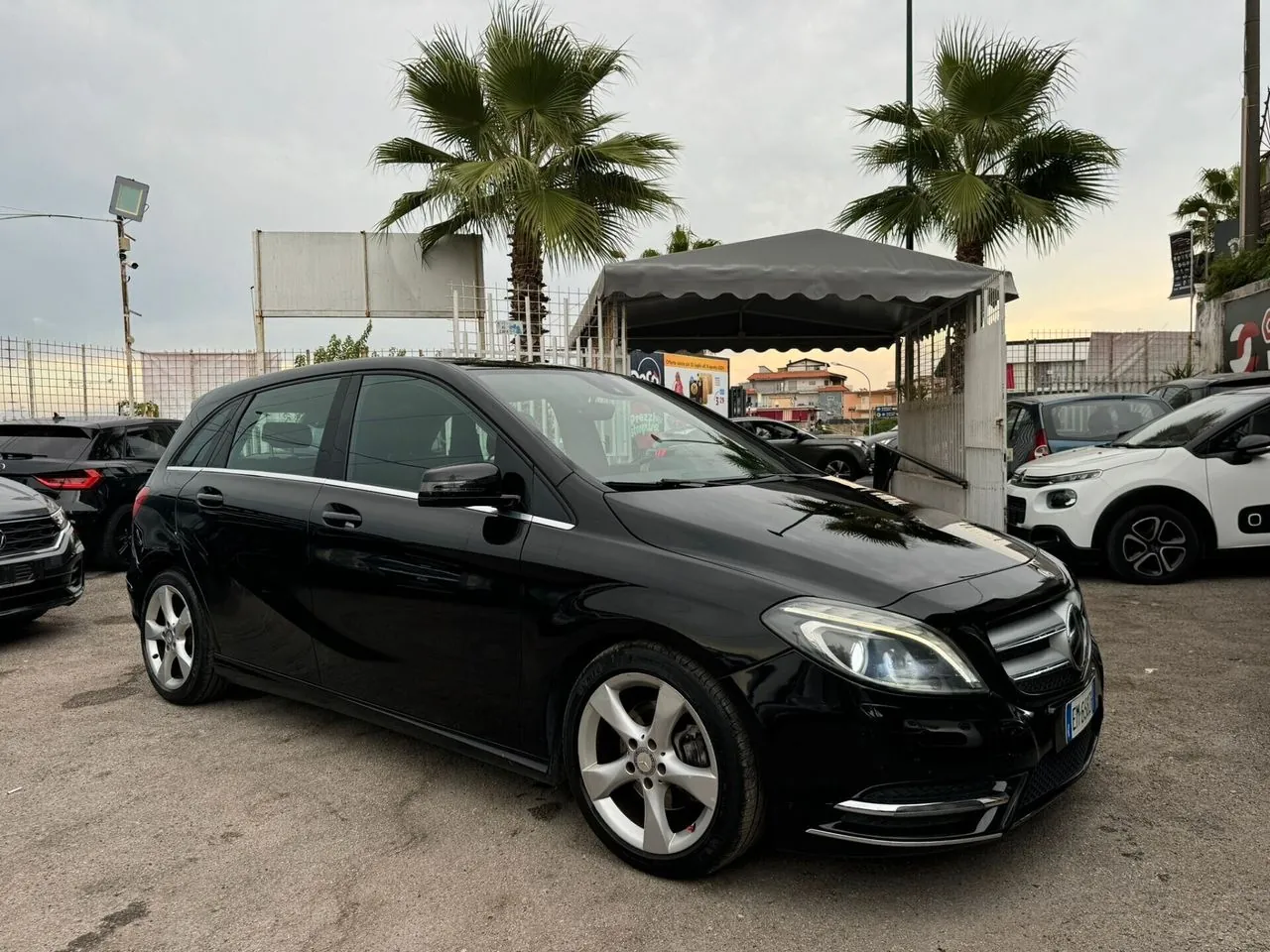 Mercedes-Benz B 180