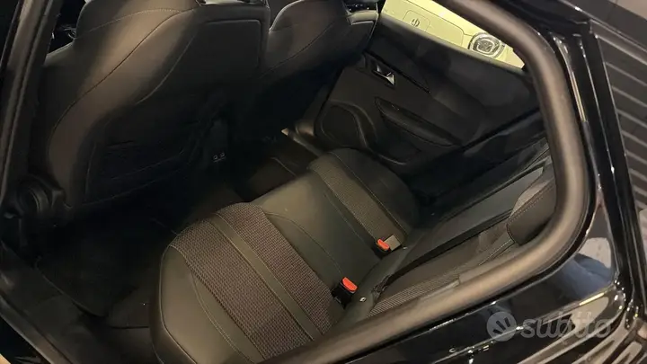 Peugeot 2008 2023 photo 5
