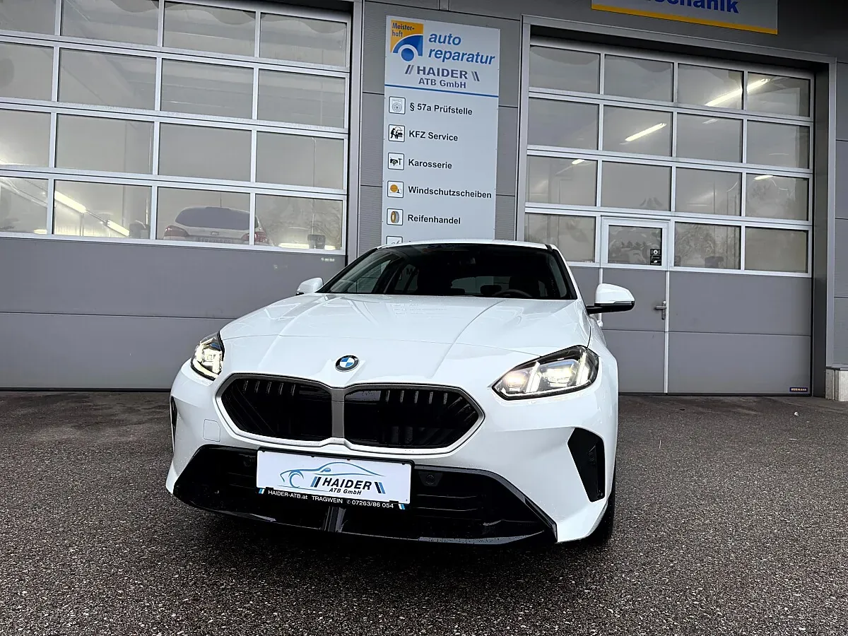 BMW 1 Series 2026 photo 2