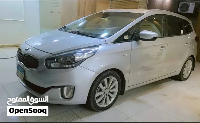 Kia Carens 2015 photo 3