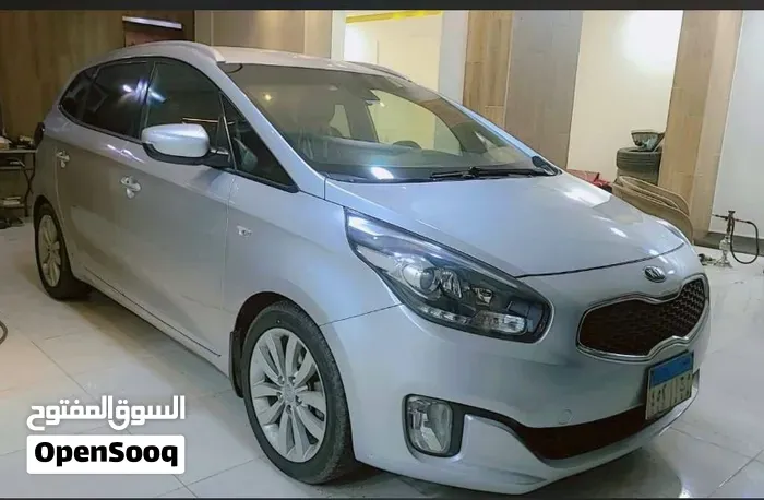 Kia Carens 2015 photo 4