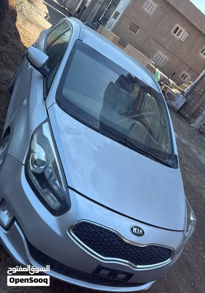 Kia Carens 2015 photo 5