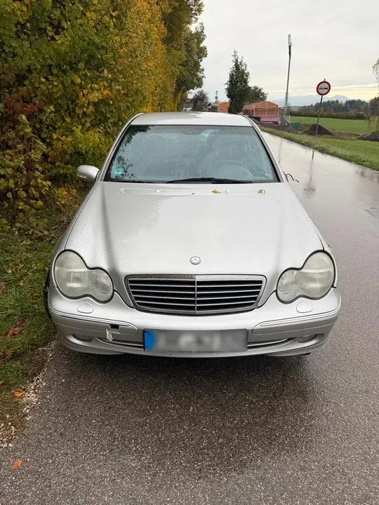 Mercedes-Benz C320