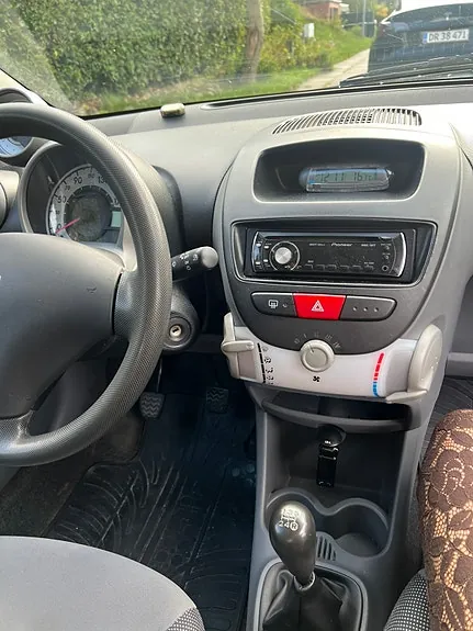 Peugeot 107 2009 photo 5