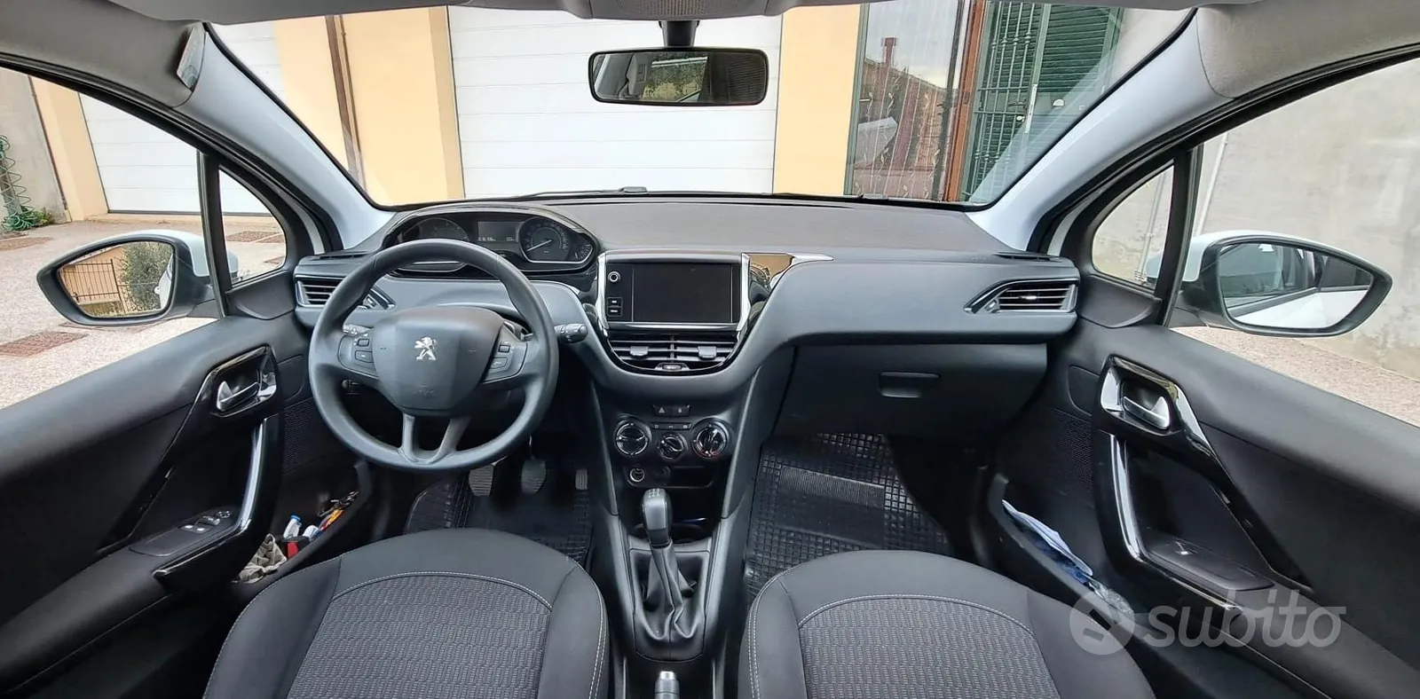 Peugeot 208 2019 photo 3