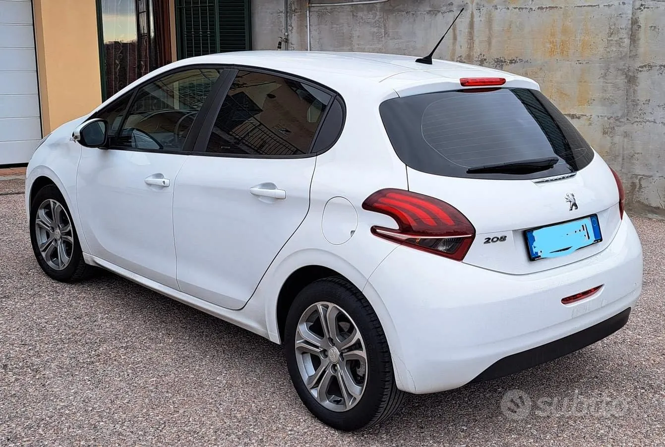 Peugeot 208 2019 photo 2