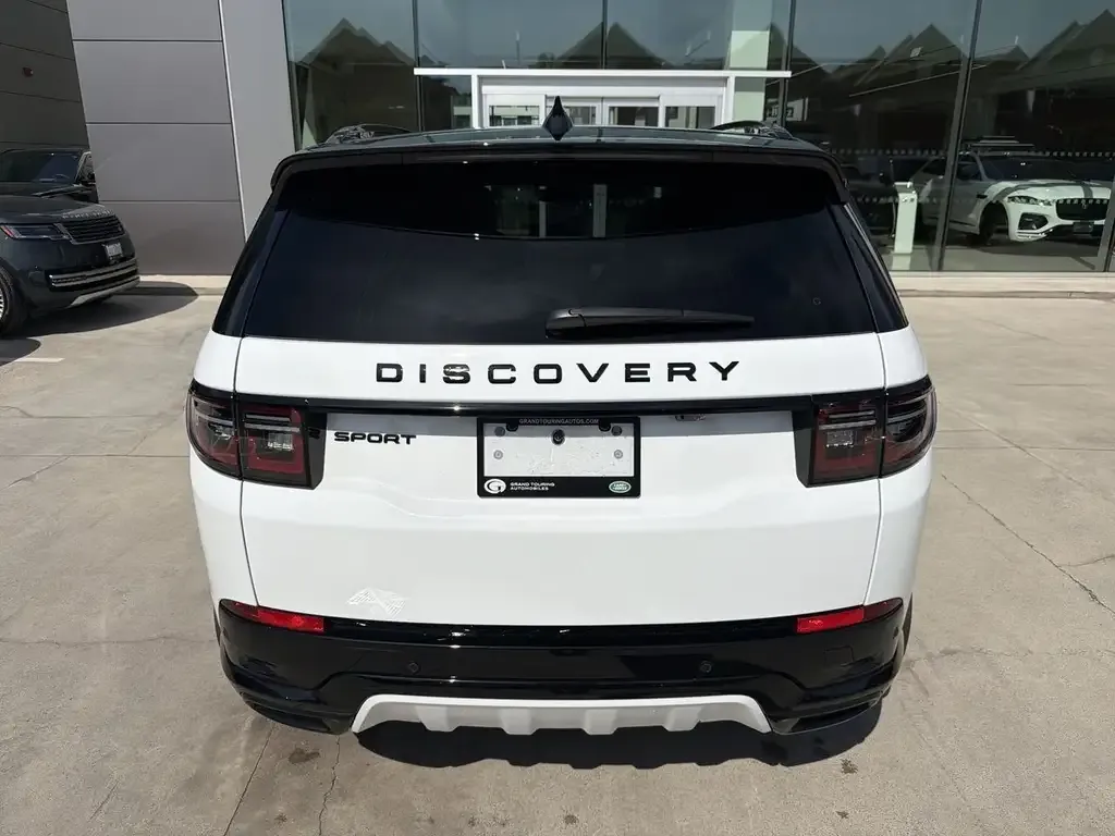 Land Rover Discovery Sport 2025 photo 4