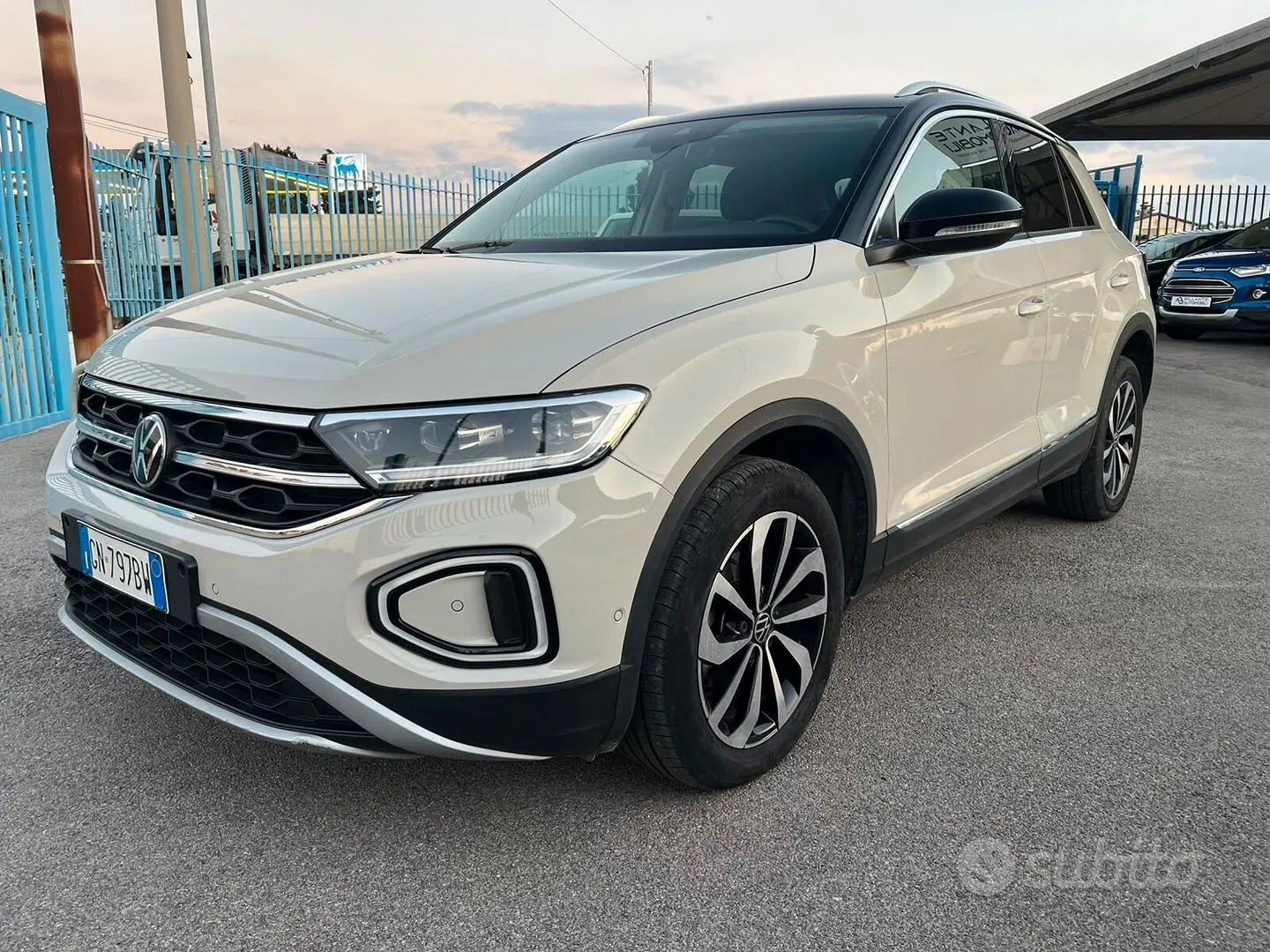 Volkswagen T-Roc 2023 photo 3