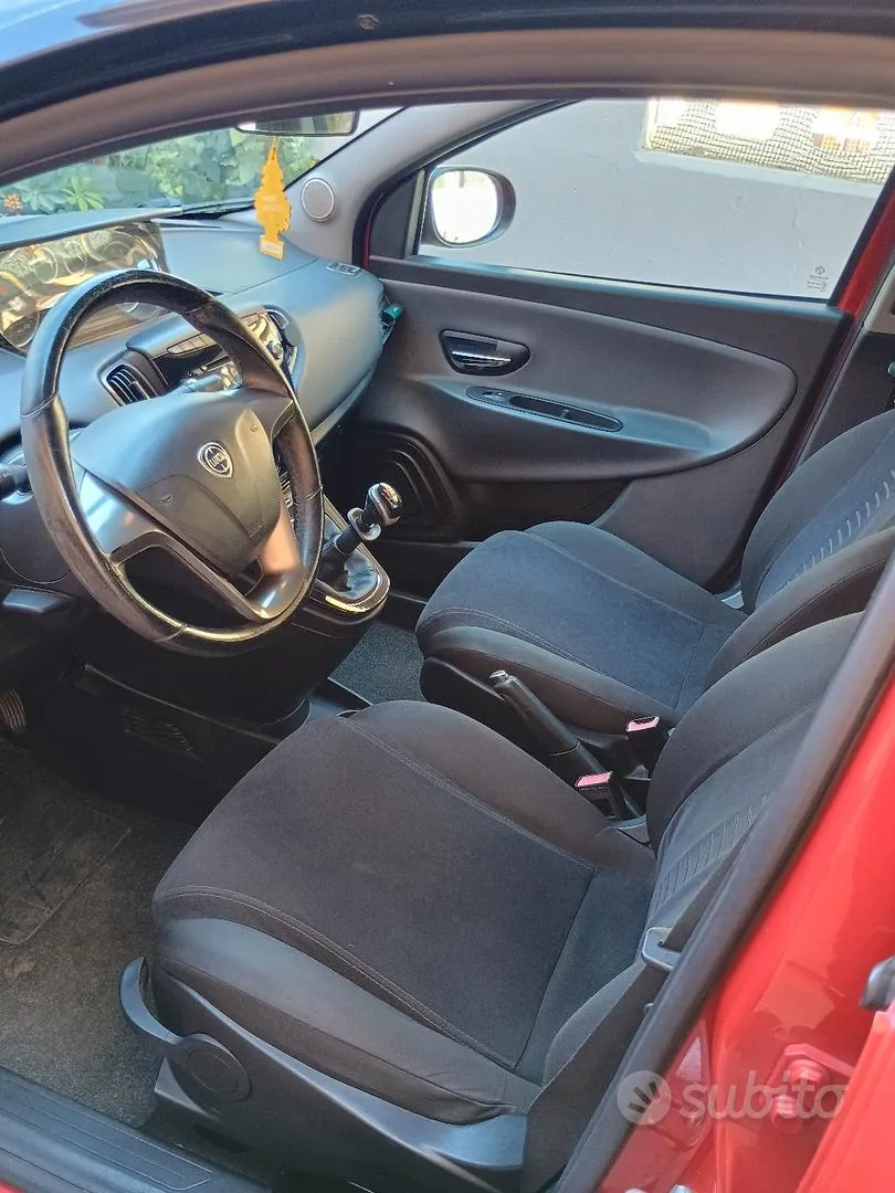 Lancia Ypsilon 2011 photo 4
