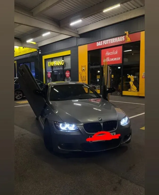 BMW 3 Series 2008 photo 2